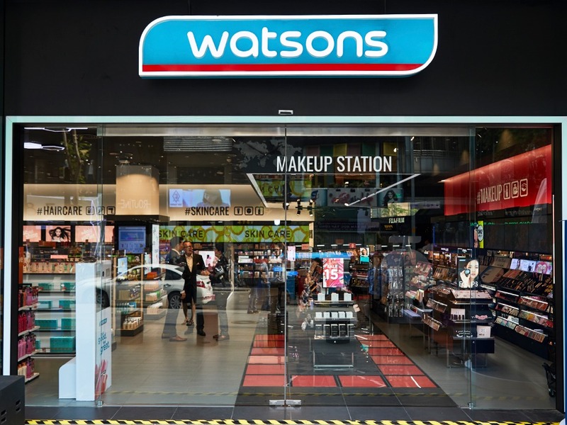 Watsons là cửa hàng bán nước tẩy trang L’oréal cho da dầu chính hãng